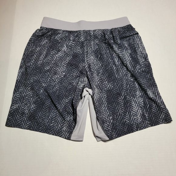 Lululemon Athletic Shorts w/Draw Strings - Size Large - Picture 3 of 5